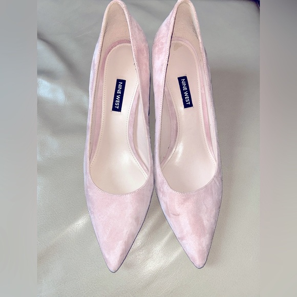 Nine West Shoes - Nine West pink suede kitten heels